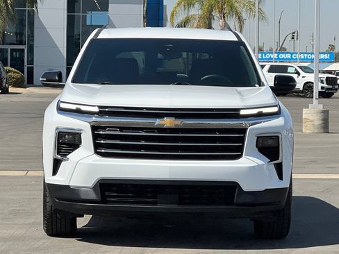 Used 2025 Chevrolet Traverse LT FWD image 10