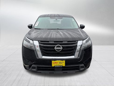 Used 2024 Nissan Pathfinder S AWD/4WD image 2