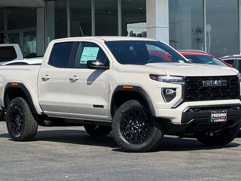 New 2026 GMC Canyon Elevation w/ Convenience Package image 2