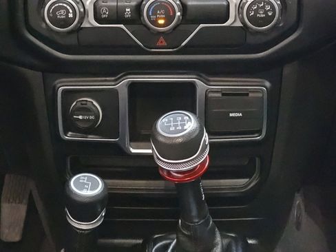 Used 2021 Jeep Gladiator Sport image 24