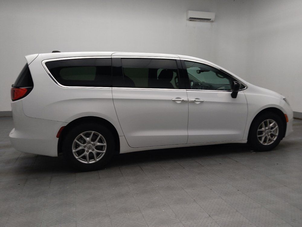 Used 2024 Chrysler Voyager LX FWD image 10