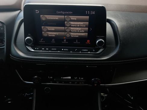 Used 2022 Nissan Rogue SV FWD image 8