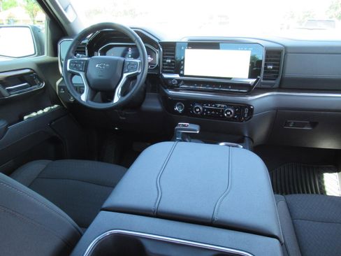 Used 2024 Chevrolet Silverado 1500 RST w/ Z71 Off-Road Package AWD/4WD image 14