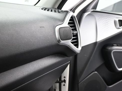 Used 2020 Kia Soul LX FWD image 11