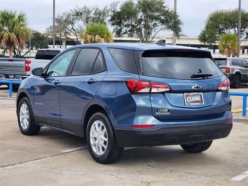 Used 2024 Chevrolet Equinox LS w/ LS Convenience Package image 5