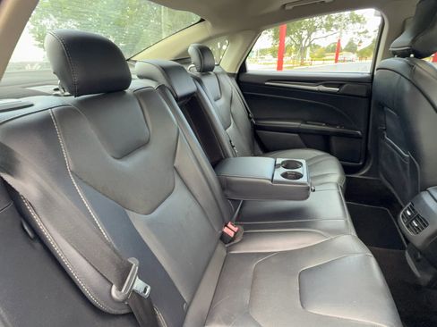 Used 2018 Ford Fusion Titanium AWD/4WD image 23
