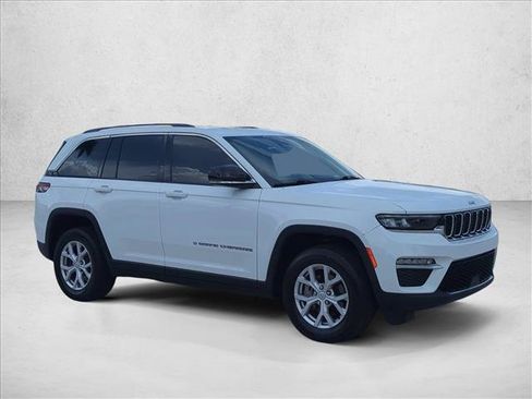 Used 2022 Jeep Grand Cherokee Limited AWD/4WD image 3