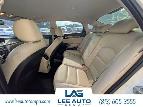 Used 2017 Kia Cadenza Premium w/ Luxury Package FWD image 12