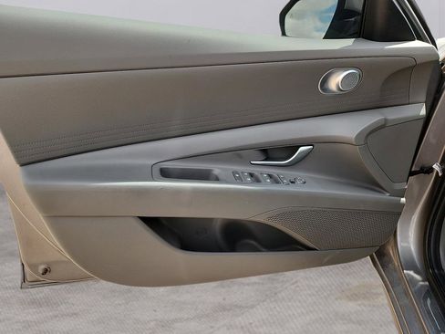 Used 2024 Hyundai Elantra SEL FWD image 11
