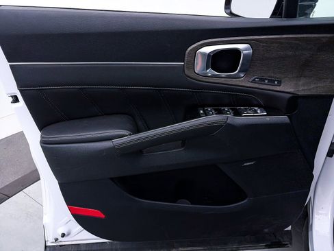 Used 2022 Kia Sorento SX Prestige image 18