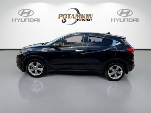 Used 2019 Honda HR-V LX image 8