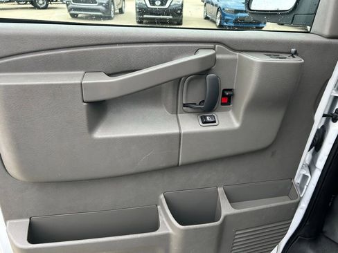 Used 2024 GMC Savana 2500 w/ Driver Convenience Package RWD image 3