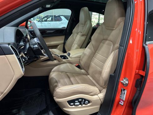 Used 2021 Porsche Cayenne Coupe AWD/4WD image 37
