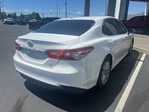 Used 2020 Toyota Camry LE FWD image 4
