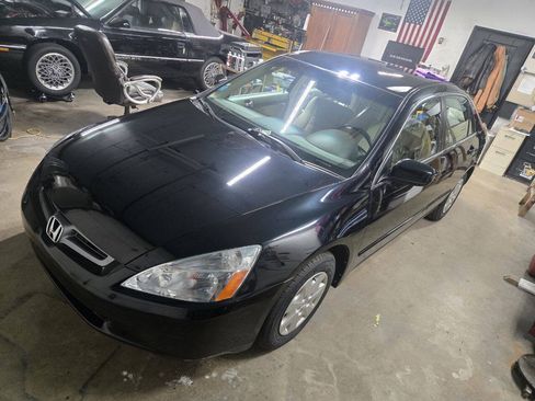 Used 2004 Honda Accord LX image 40
