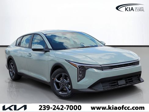 New 2026 Kia K4 FWD image 1