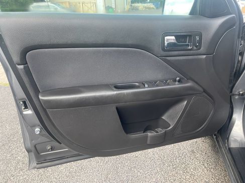 Used 2010 Ford Fusion SE FWD image 12