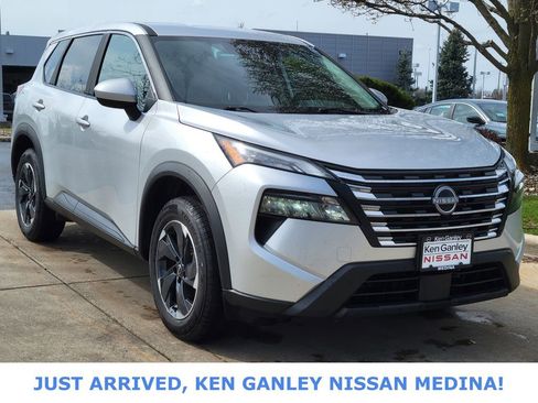 Certified 2025 Nissan Rogue SV image 1