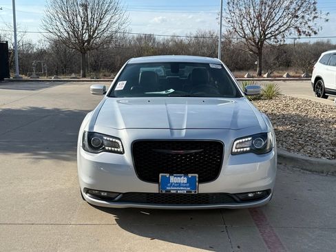 Used 2023 Chrysler 300 S image 8
