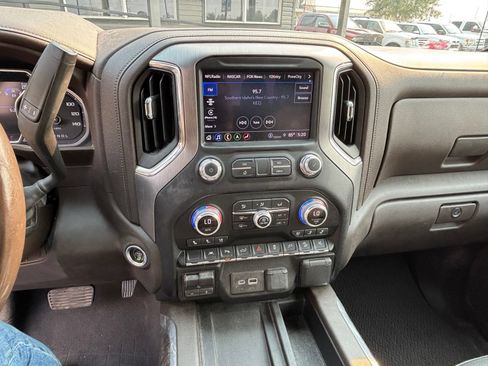 Used 2022 GMC Sierra 1500 Denali w/ Denali Reserve Package AWD/4WD image 11