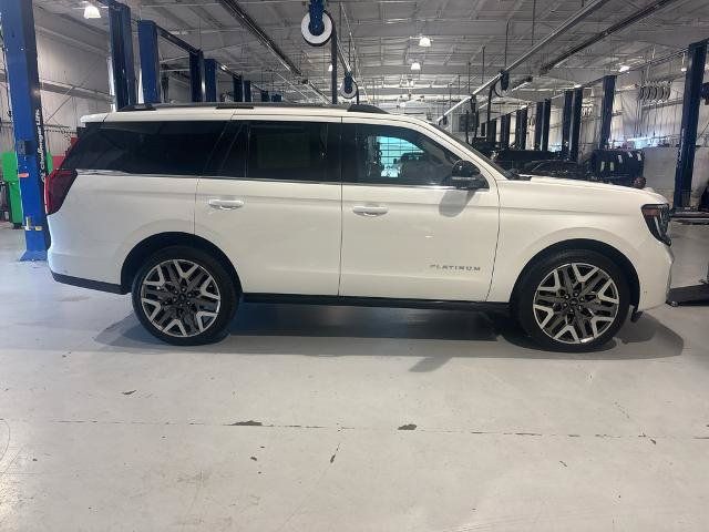 Certified 2025 Ford Expedition Platinum w/ Platinum Ultimate Package AWD/4WD image 4