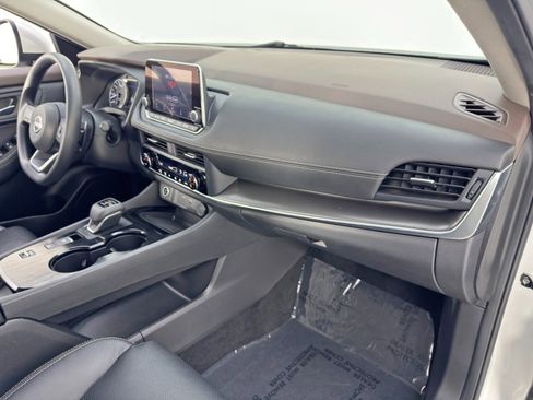 Used 2023 Nissan Rogue SV image 13