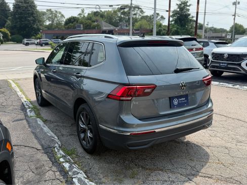Certified 2023 Volkswagen Tiguan SE FWD image 5
