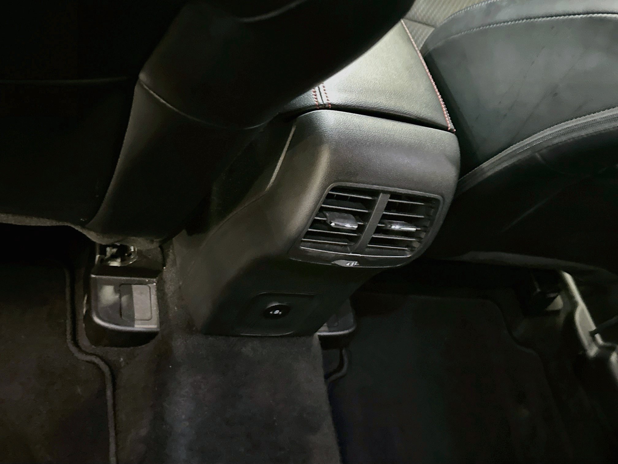 Used 2025 Ford Escape ST-Line AWD/4WD image 28