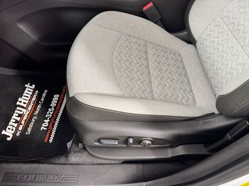 Used 2023 Chevrolet Equinox LT FWD image 12
