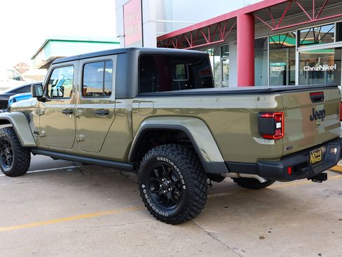 Used 2025 Jeep Gladiator Willys image 6