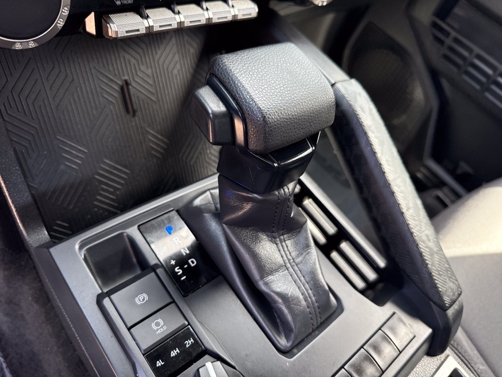 Used 2024 Toyota Tacoma SR5 AWD/4WD image 24