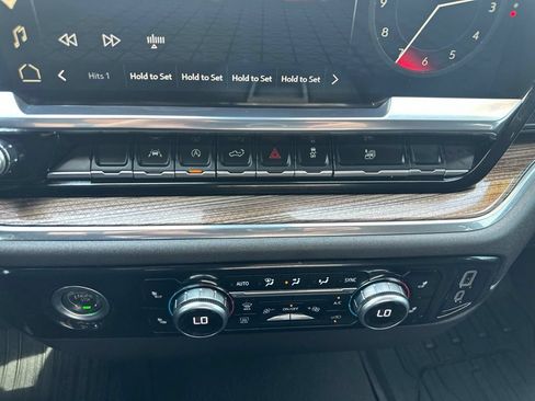 Certified 2024 GMC Sierra 1500 Elevation AWD/4WD image 4