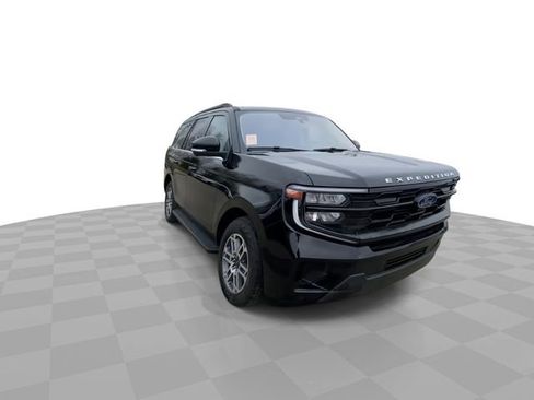 Used 2025 Ford Expedition Active AWD/4WD image 4