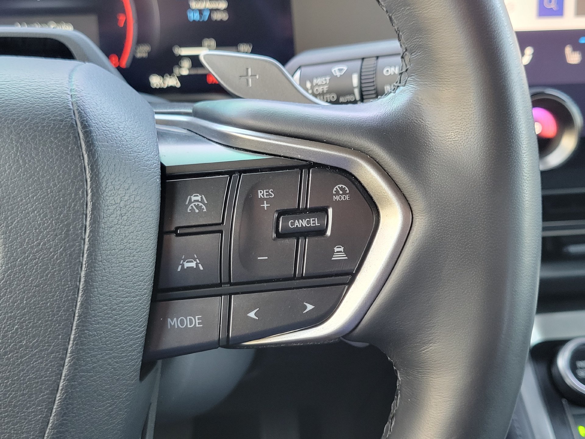 Used 2024 Lexus GX 550 AWD/4WD image 14