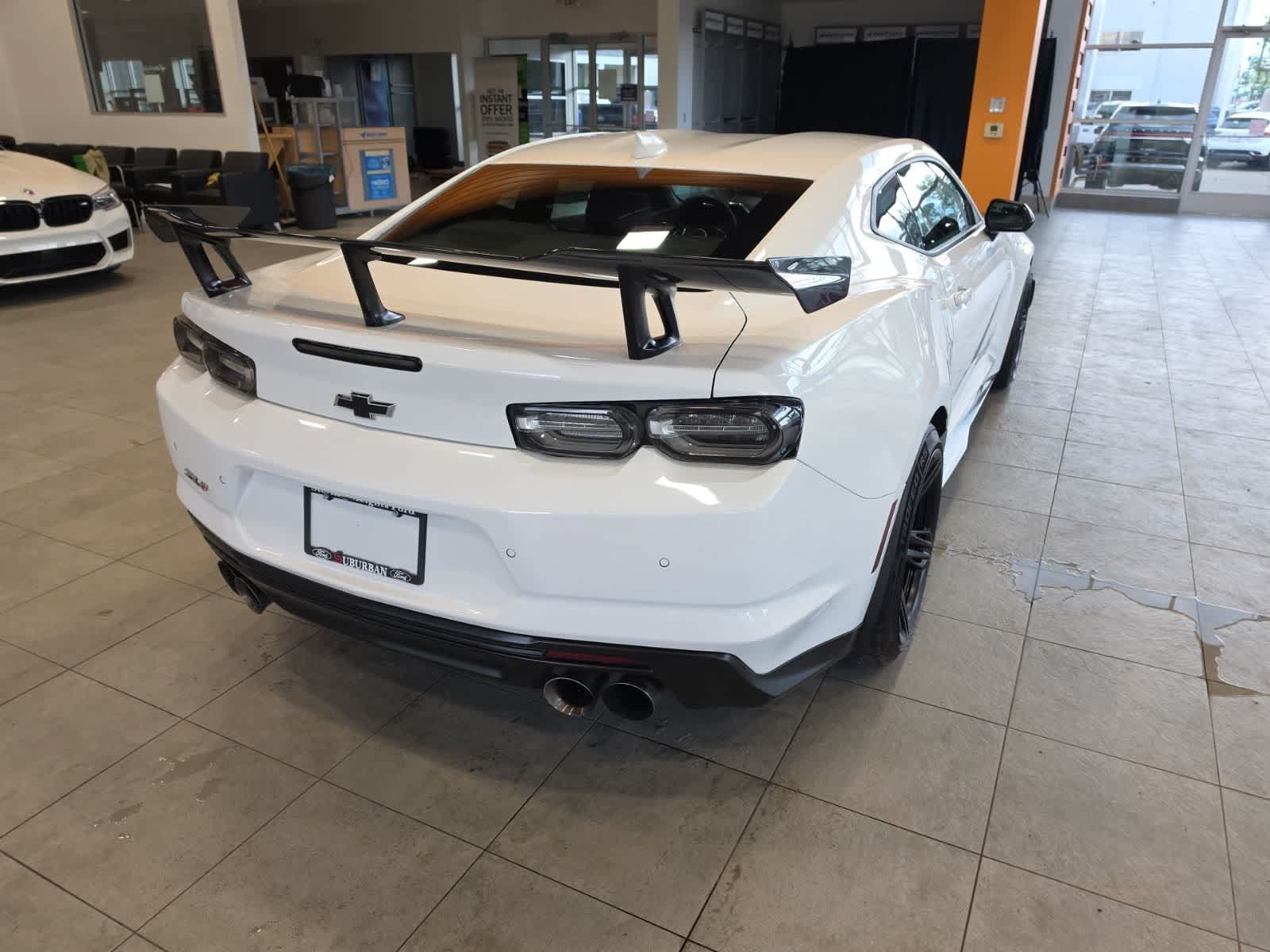 Used 2020 Chevrolet Camaro ZL1 RWD image 8