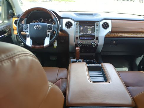 Used 2018 Toyota Tundra SR5 image 13