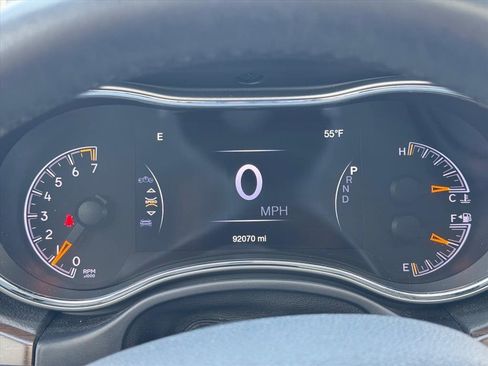 Used 2018 Jeep Grand Cherokee Limited image 19