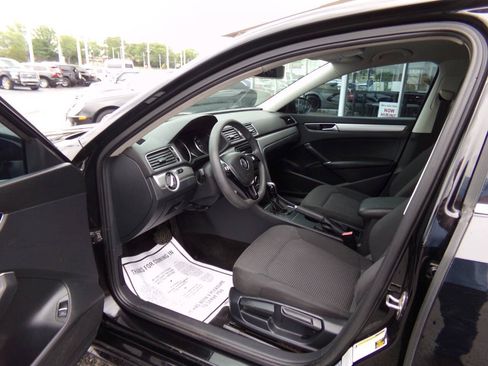Used 2016 Volkswagen Passat 1.8T S FWD image 29