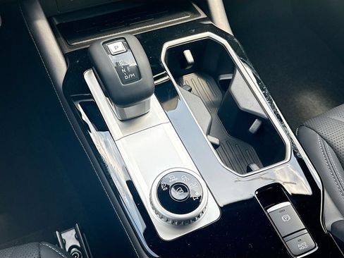 New 2026 Mitsubishi Outlander SEL FWD image 17