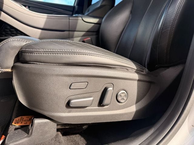 Used 2021 Hyundai Santa Fe Calligraphy AWD/4WD image 11