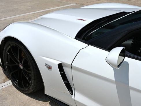 Used 2013 Chevrolet Corvette 427 w/ 1SC Preferred Equipment Group RWD image 6