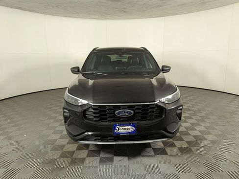 Used 2023 Ford Escape ST-Line image 2