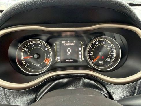 Used 2015 Jeep Cherokee Latitude AWD/4WD image 27