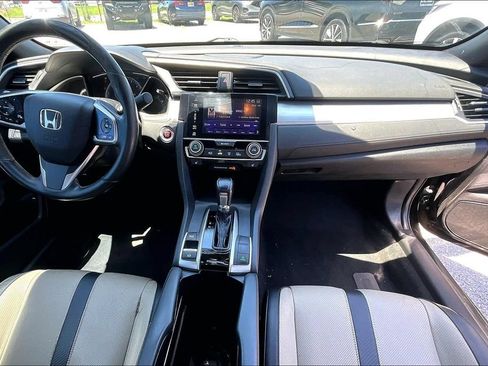 Used 2017 Honda Civic Touring image 18