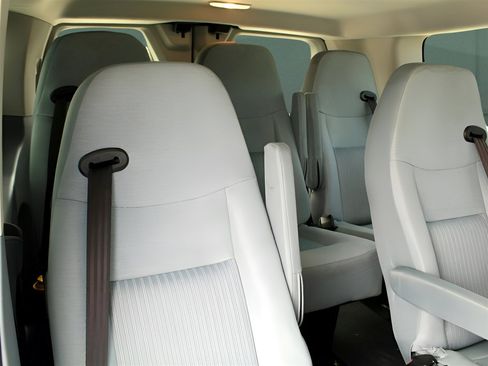 Used 2019 Ford Transit 150 XLT image 31