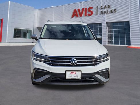 Used 2024 Volkswagen Tiguan SE image 10