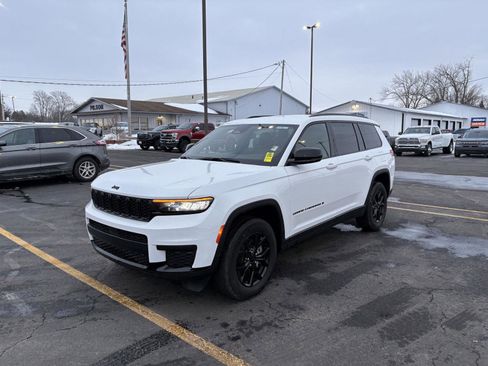 Used 2024 Jeep Grand Cherokee L Laredo image 22