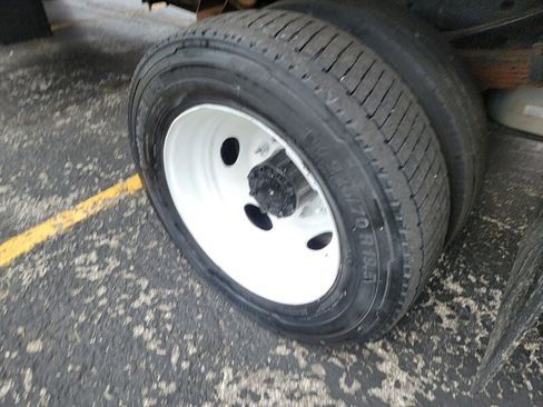 Used 2016 Ford F550 2WD Regular Cab Super Duty image 38