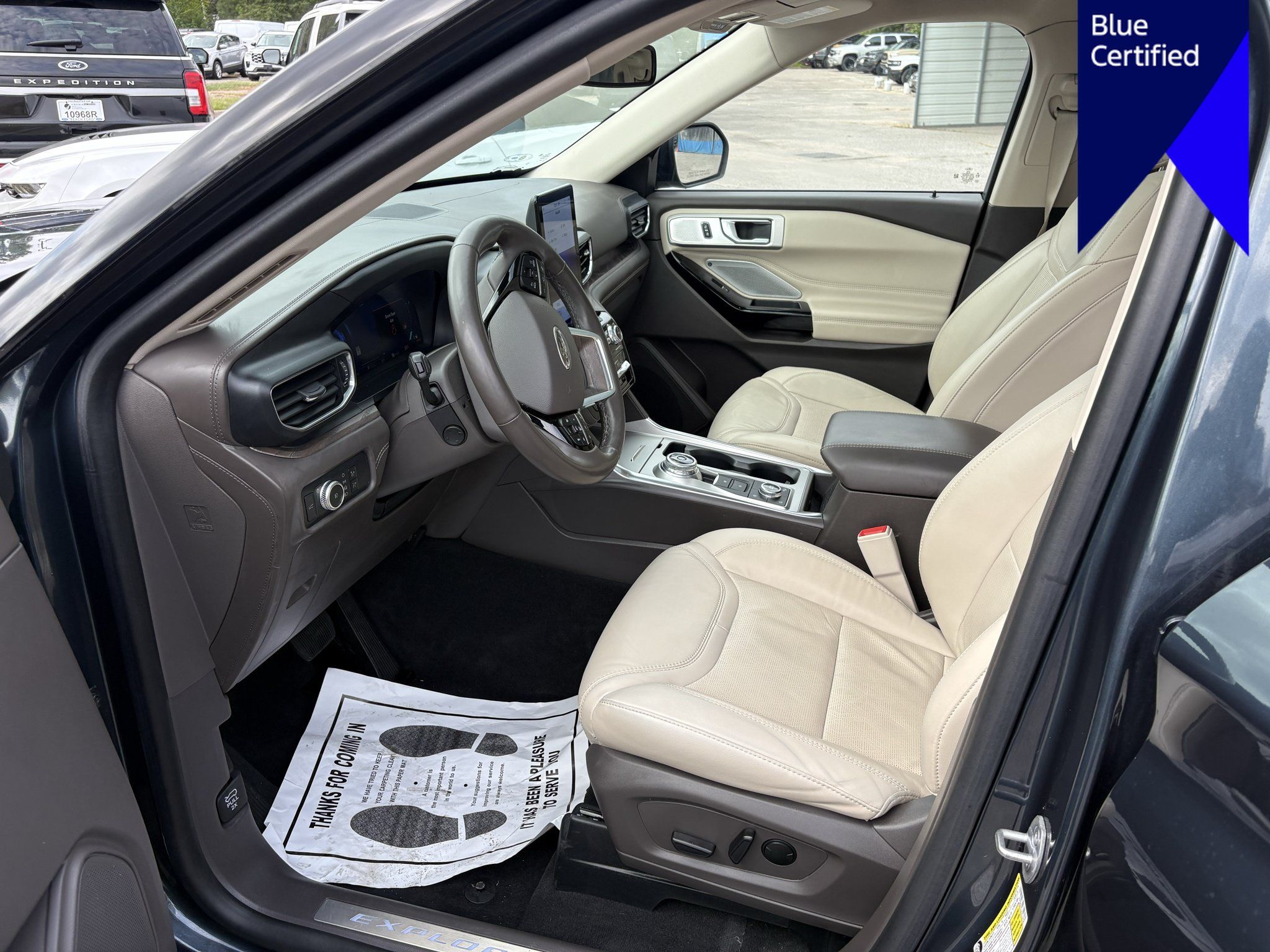 Used 2022 Ford Explorer Platinum w/ Equipment Group 601A AWD/4WD image 10