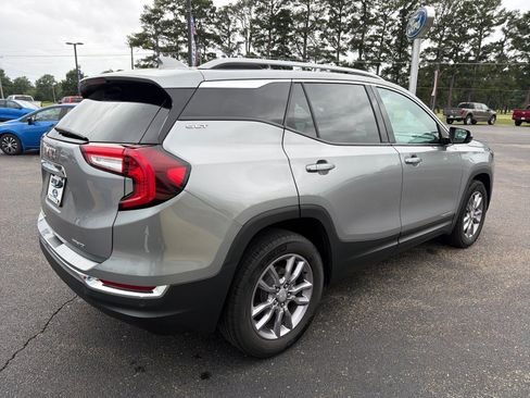 Used 2023 GMC Terrain SLT w/ Tech Package AWD/4WD image 6